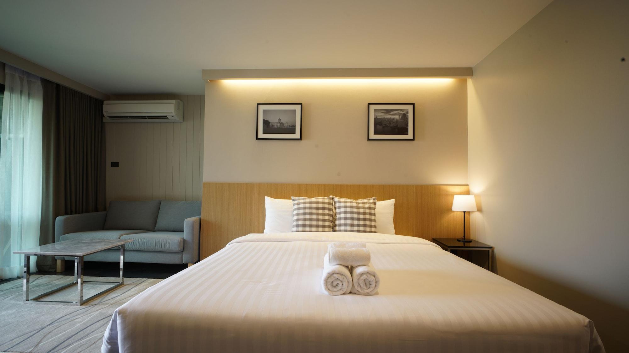 Premier King Room Balcony