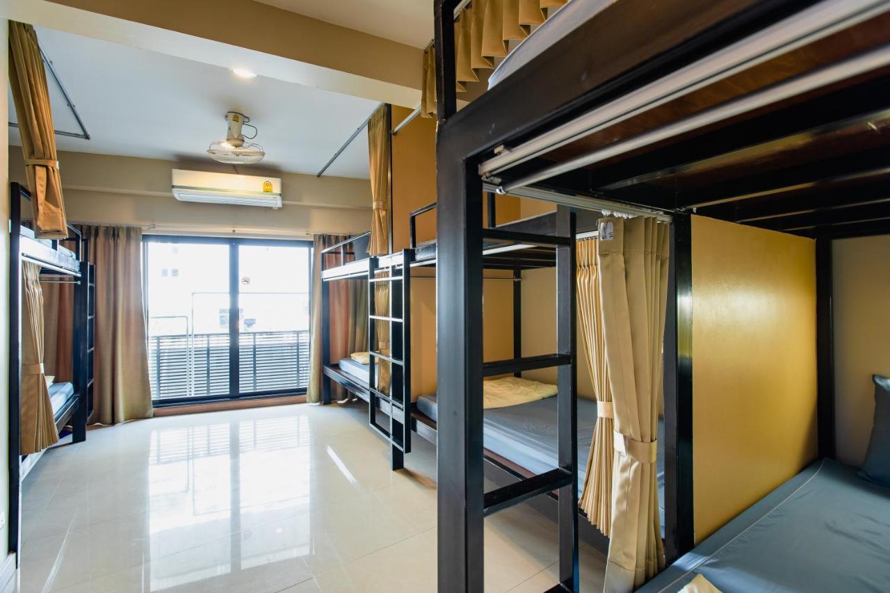 Bunk Bed Mixed Dormitory Room