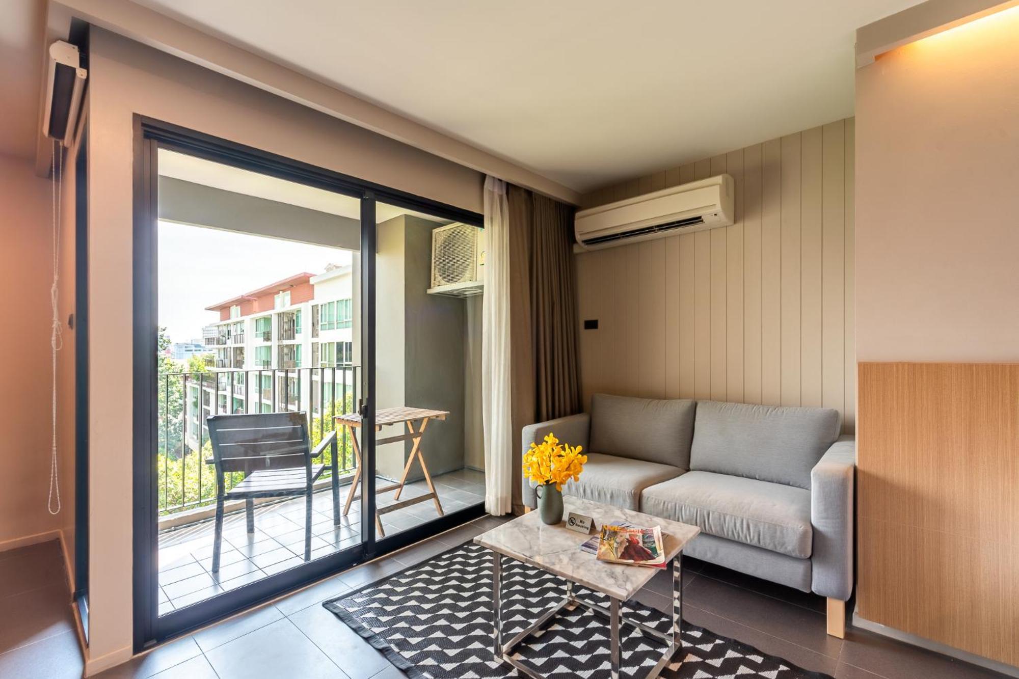 Premier King Room Balcony