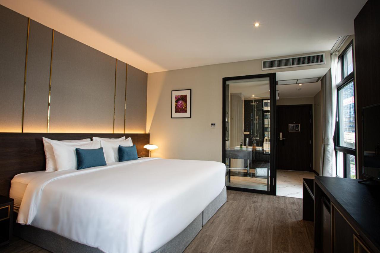 Deluxe King Room City View