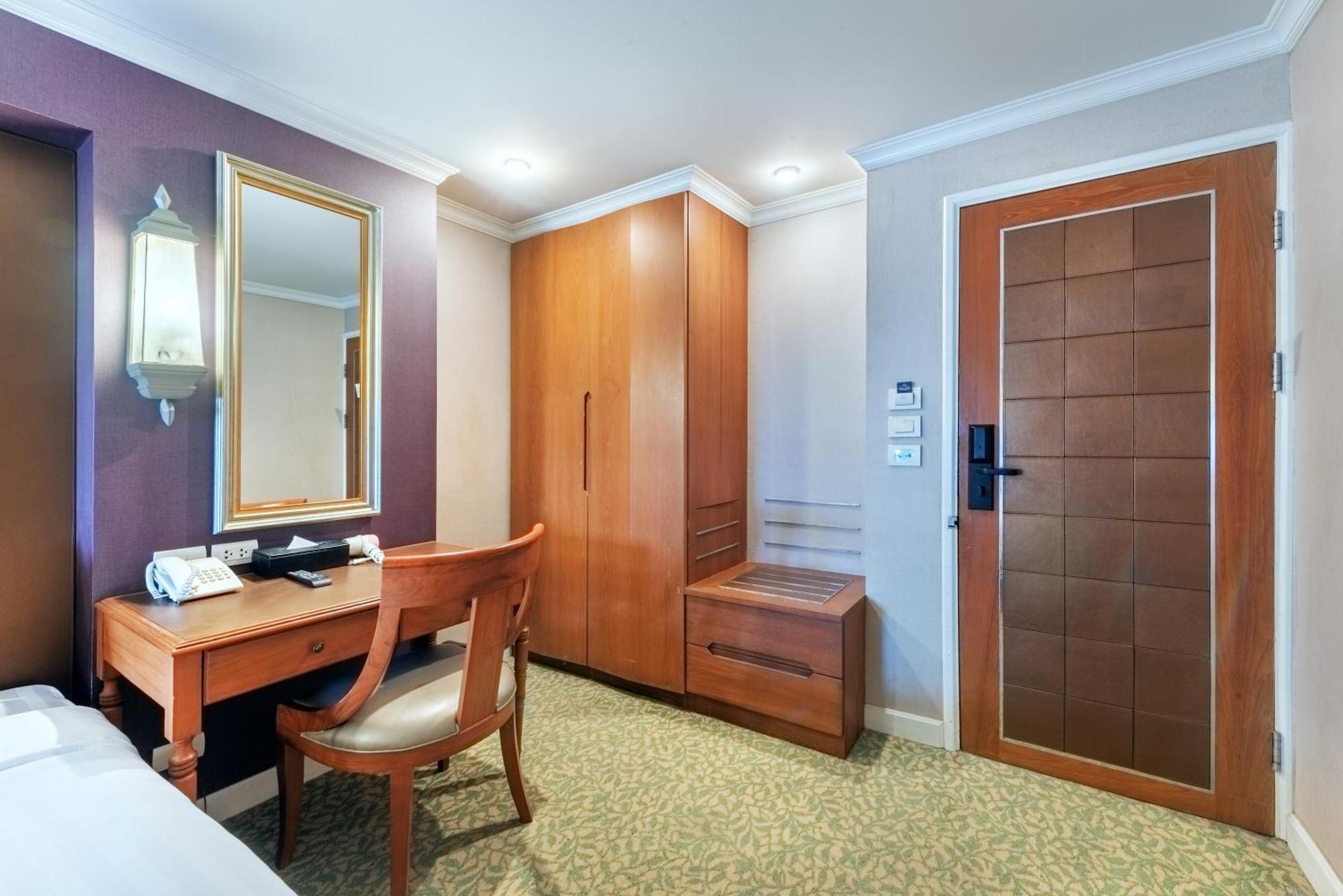 Executive Deluxe Double or Twin
