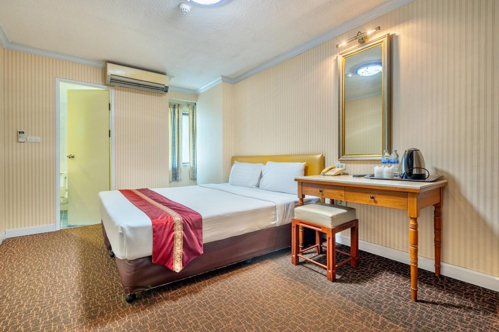 Deluxe Double or Twin Room