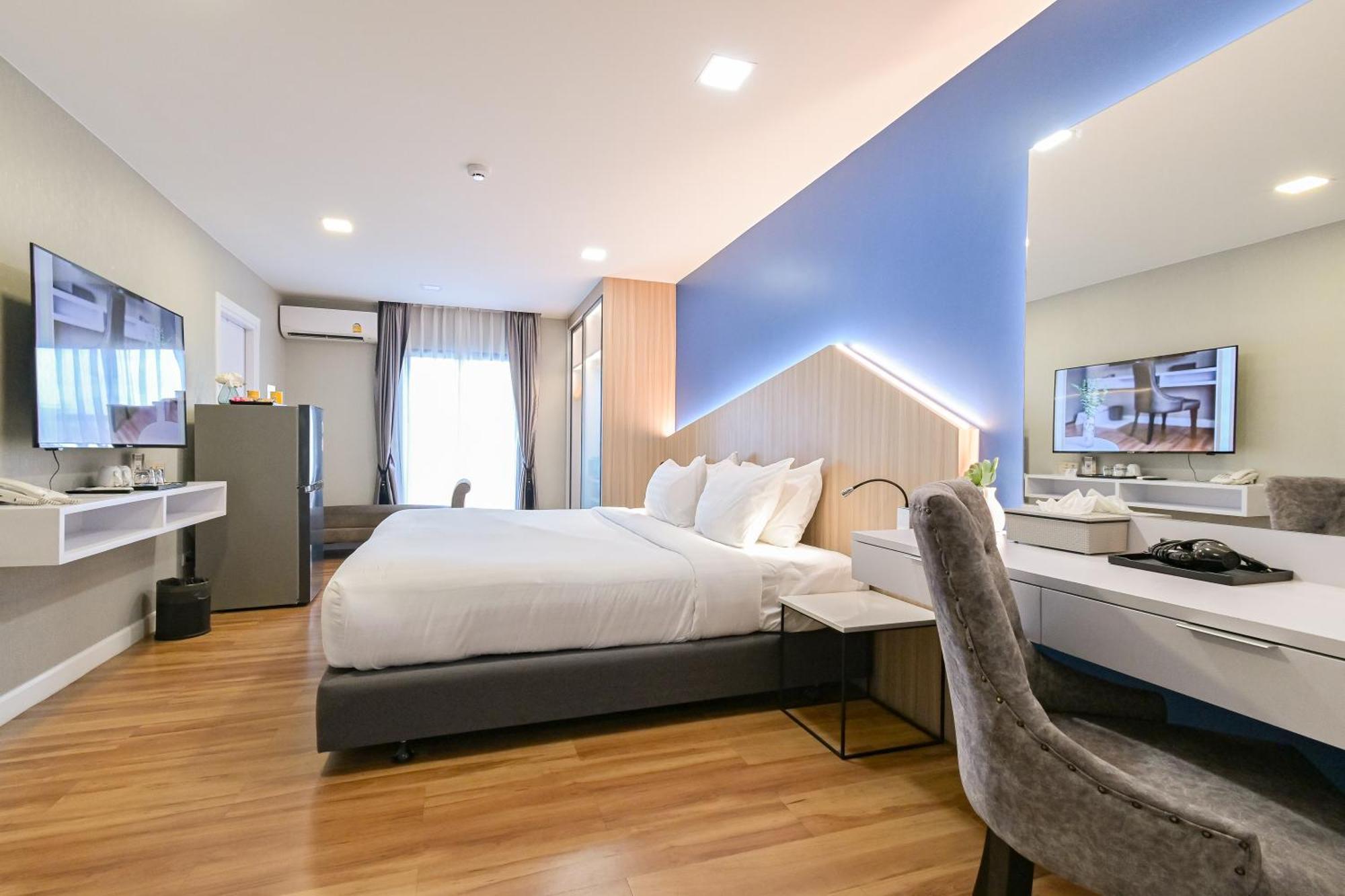 Superior King Room