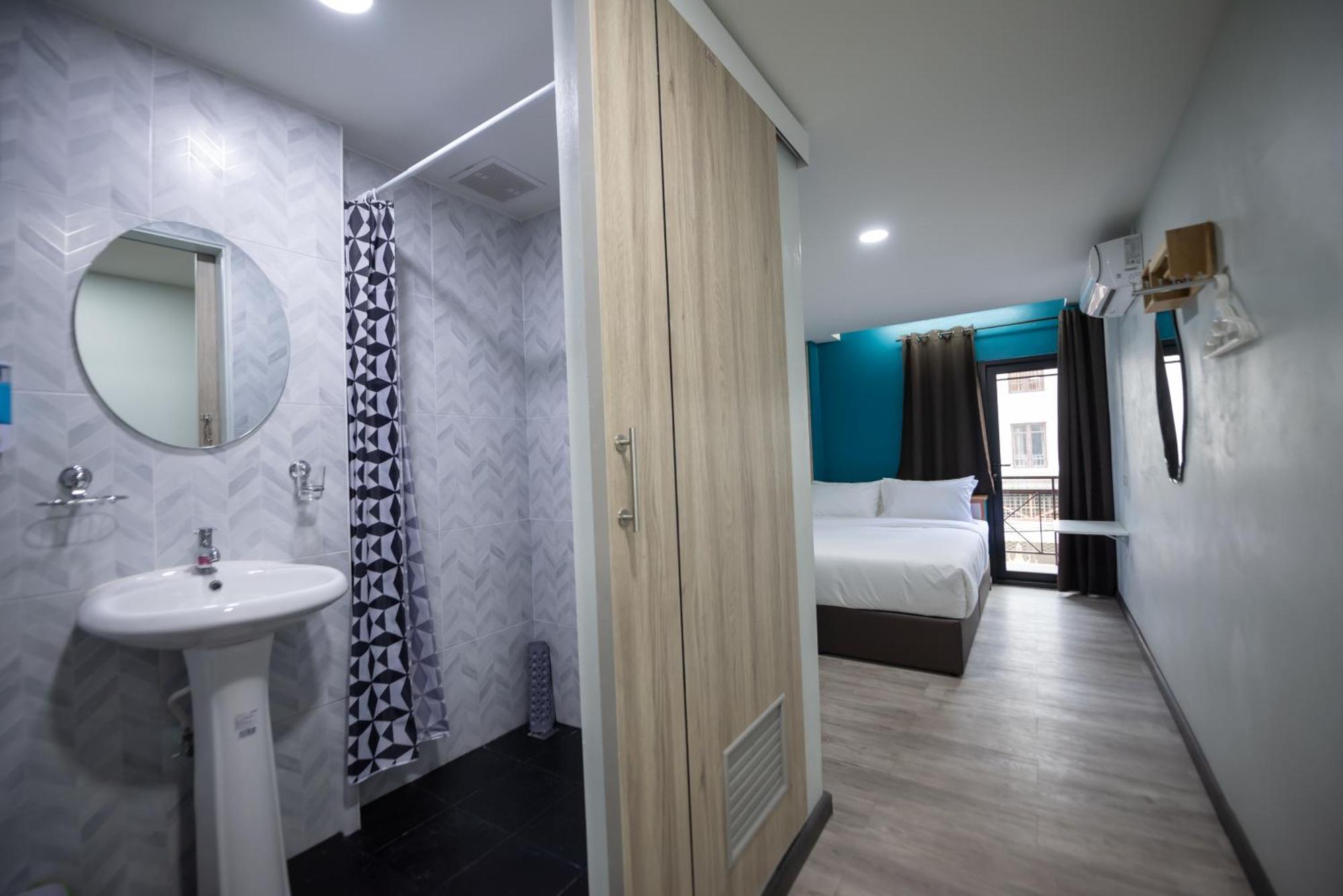 Single Room Private Bathroom