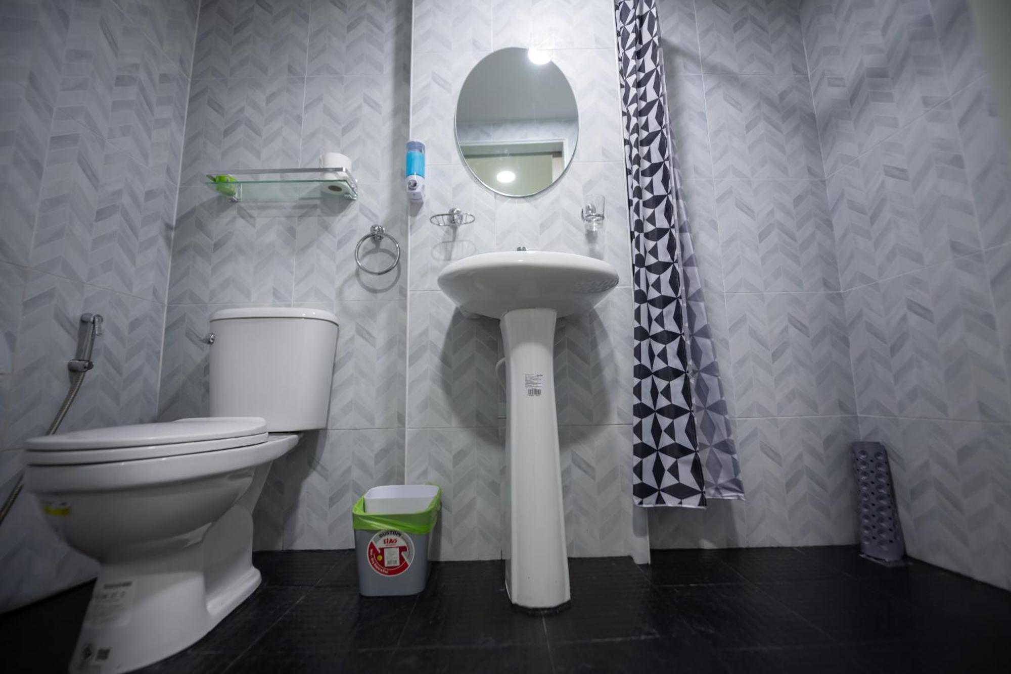 Single Room Private Bathroom