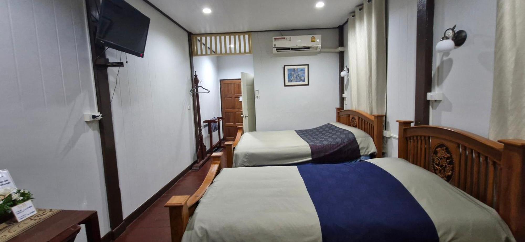 Triple Room Private Bathroom