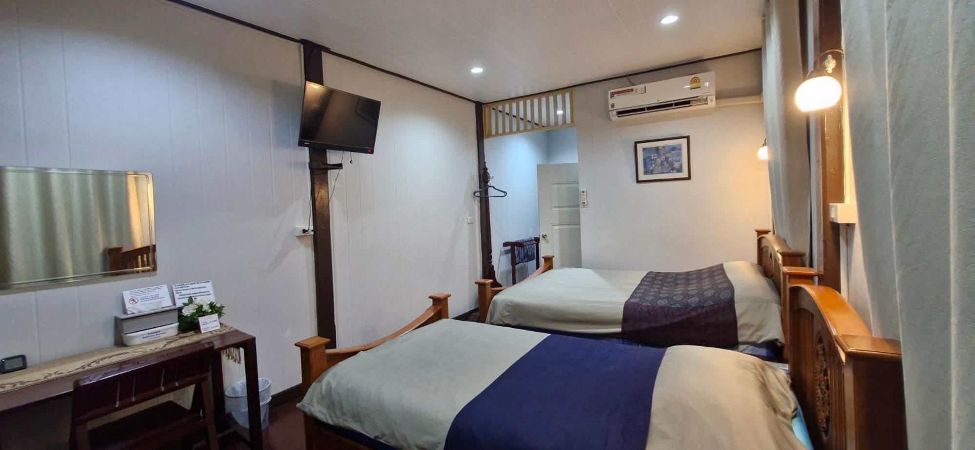 Triple Room Private Bathroom