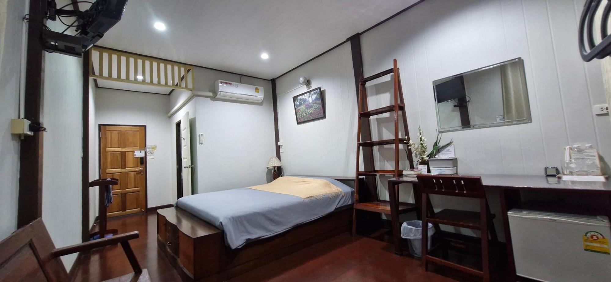 Double Room Private Bathroom