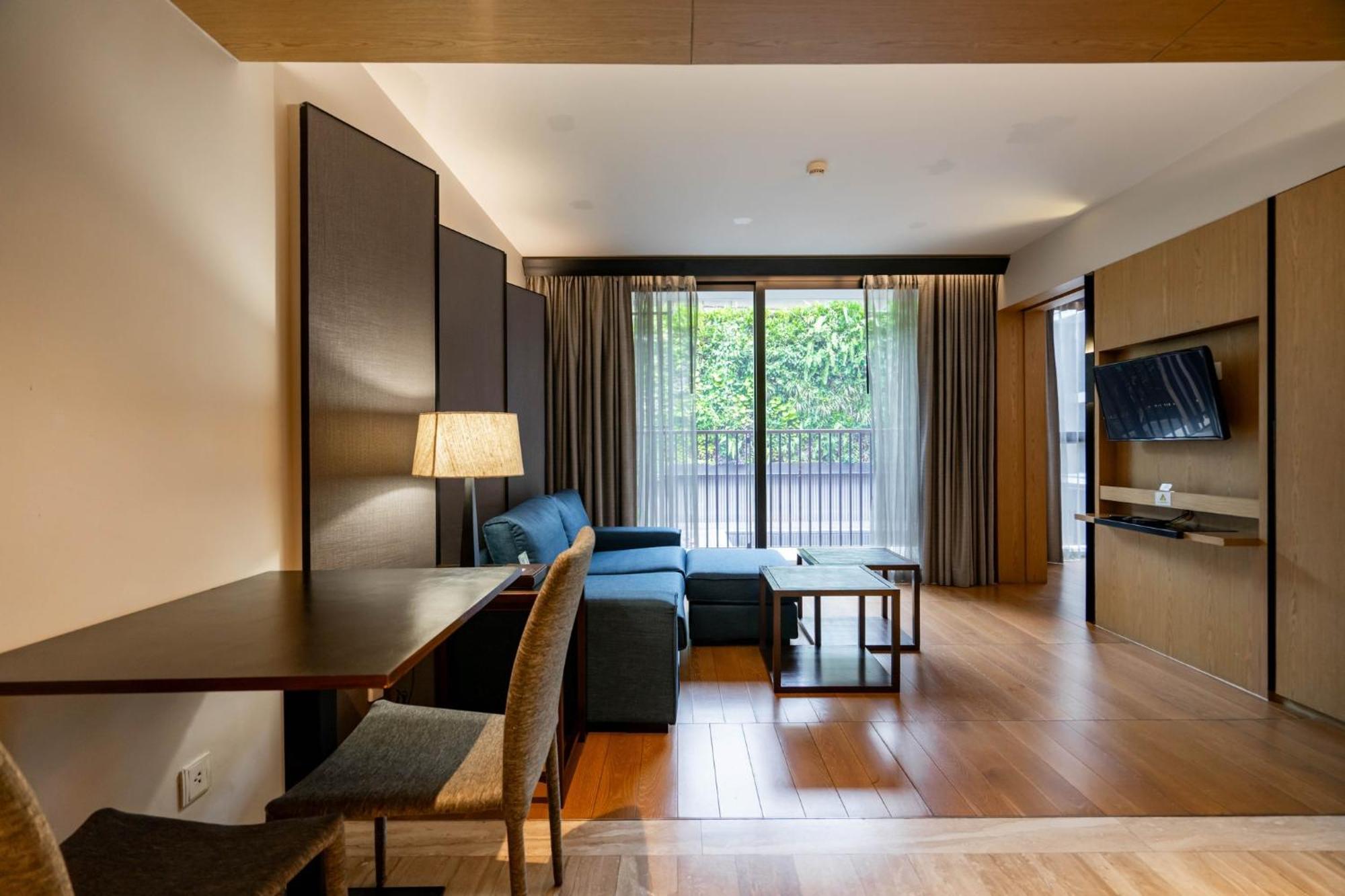 Premier One-Bedroom Suite Balcony