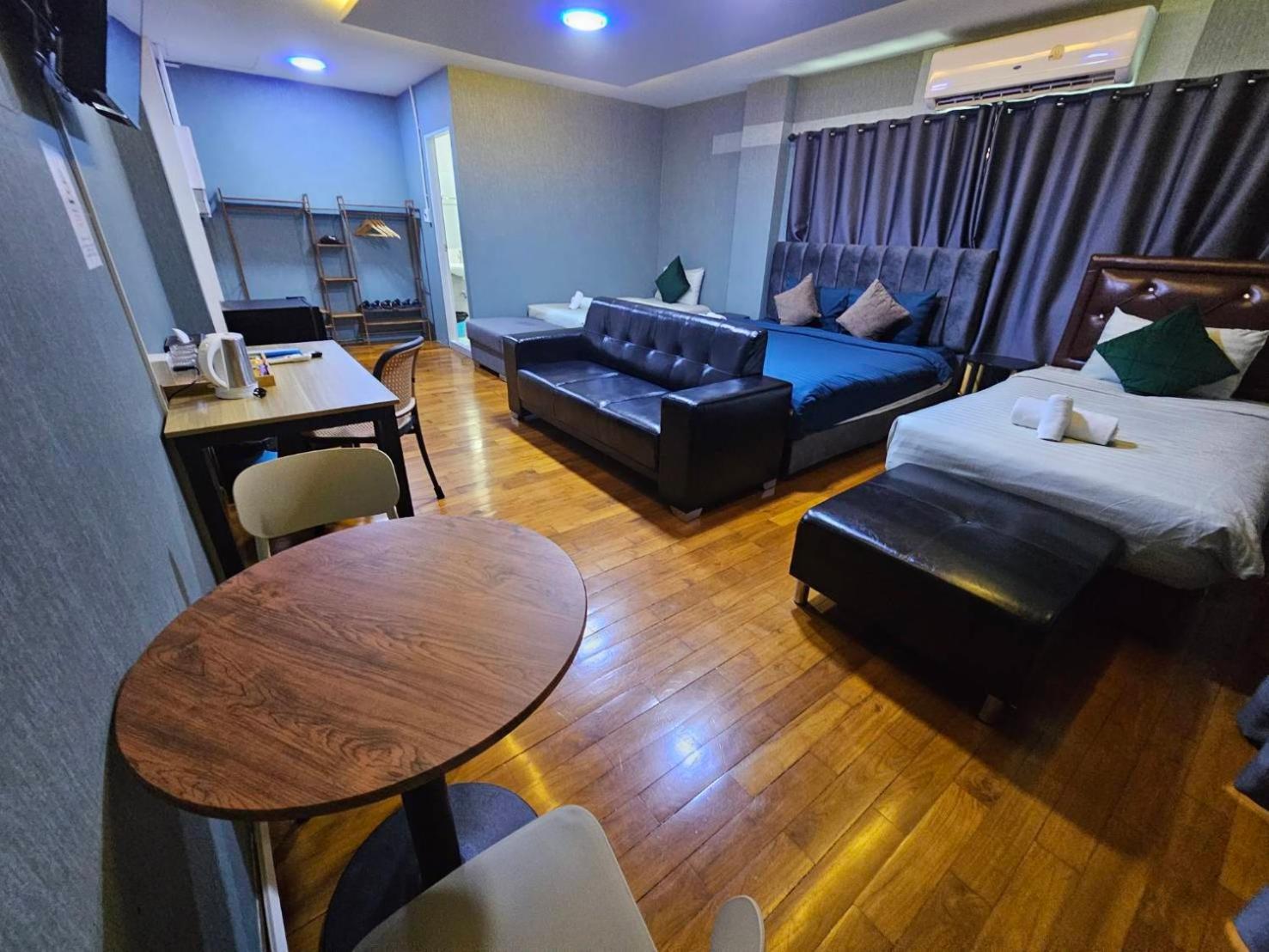 Quadruple Room Private Bathroom