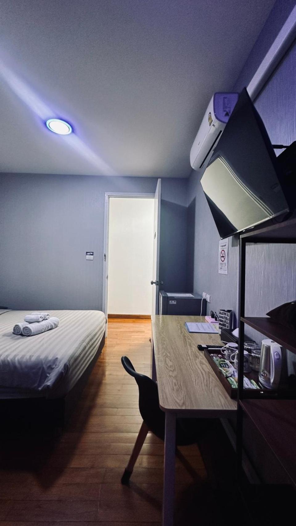 Deluxe Queen Room