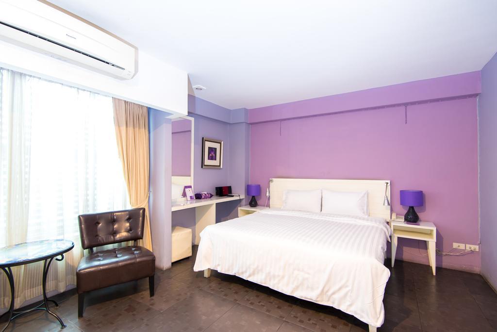 Deluxe Double Room Round Trip Airport Transfer