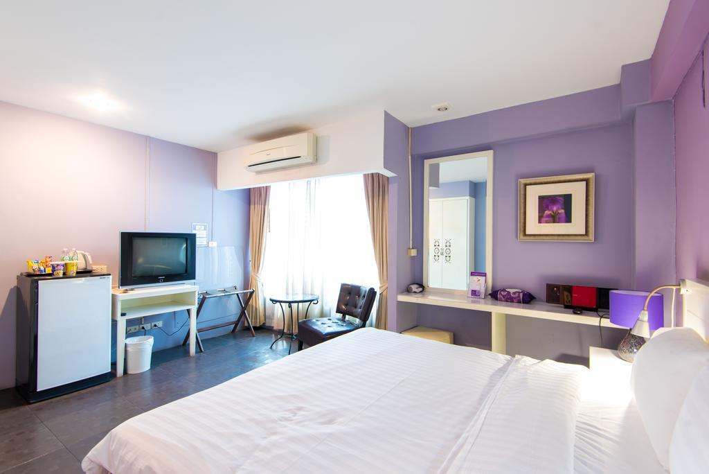 Deluxe Double Room Round Trip Airport Transfer