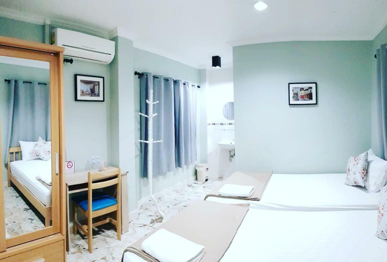 Twin Room Private Bathroom