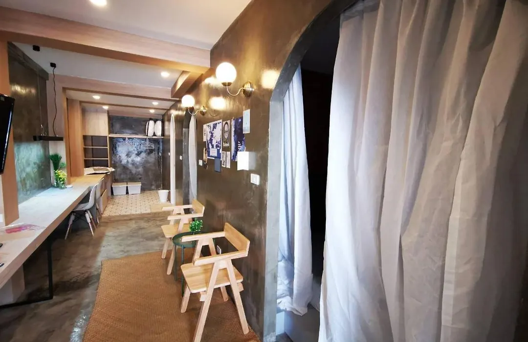 Many Days Hostel Bangkok-1