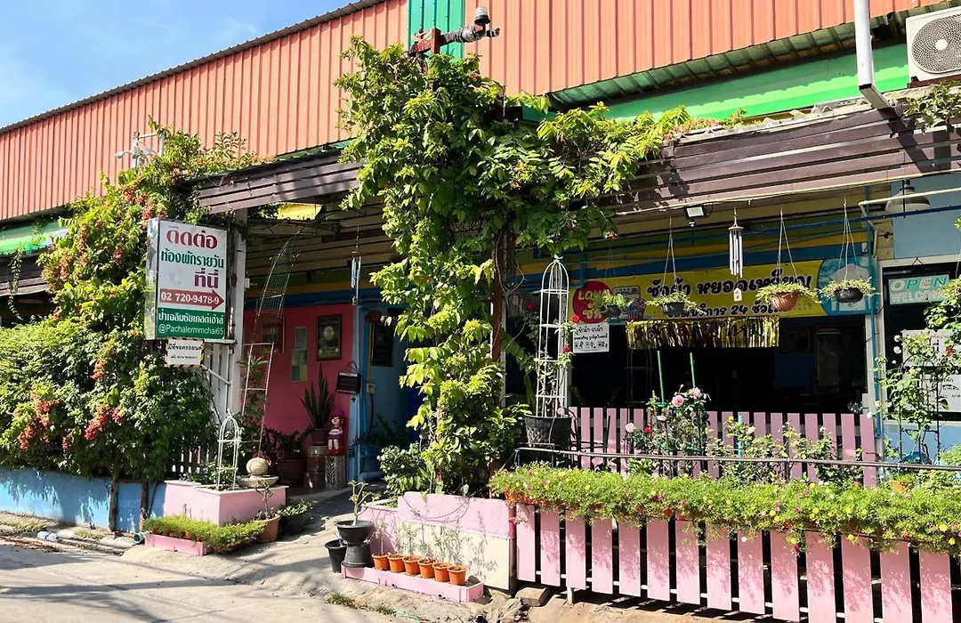 Pa Chalermchai Guesthouse-1