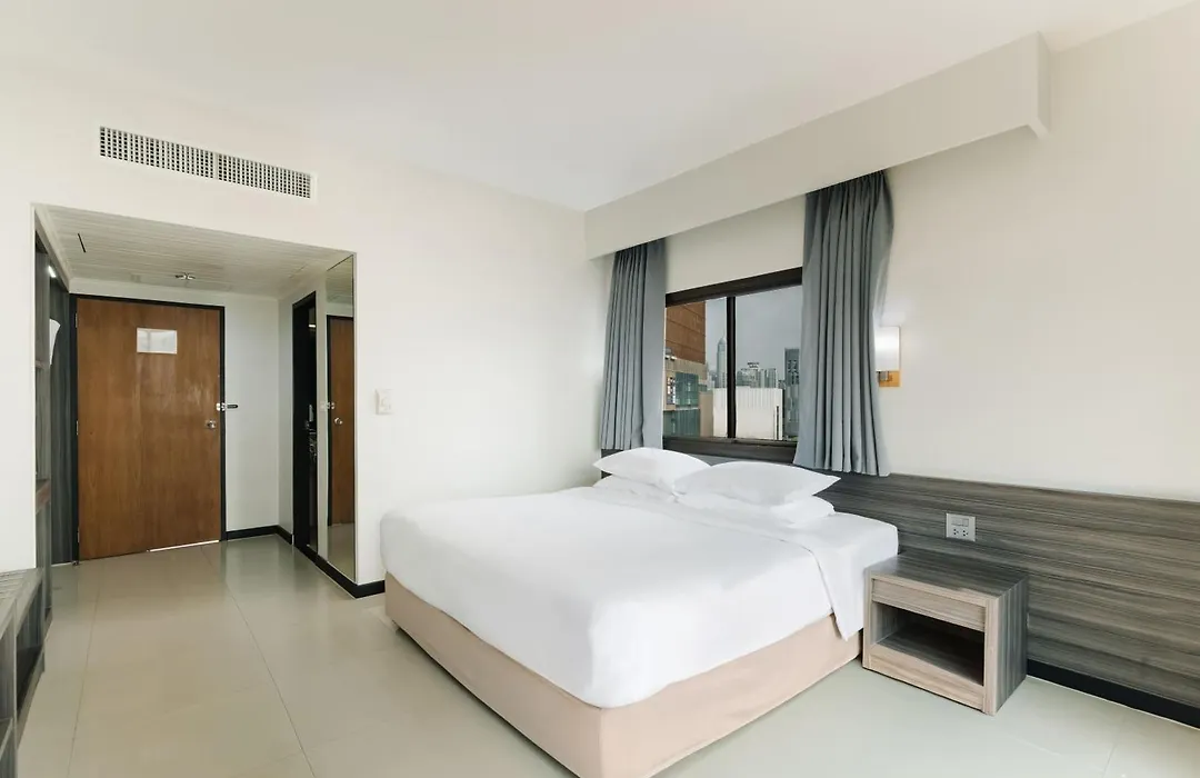 Pinnacle Lumpini Park Hotel-1