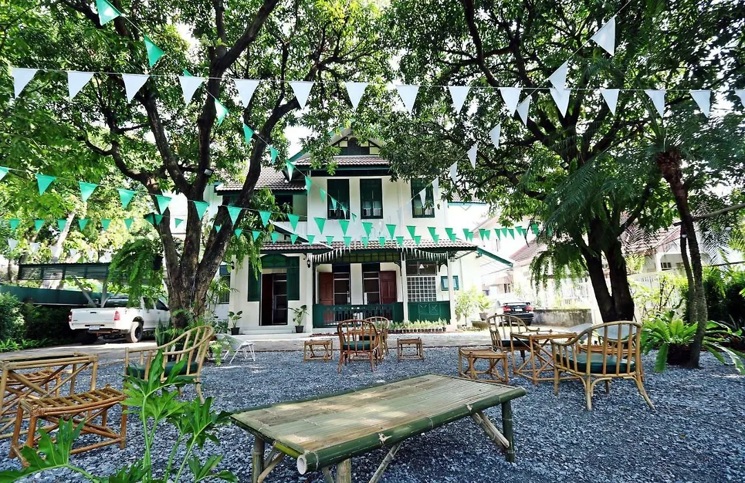 4Brs Thai Heritage House In Samsen-1