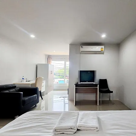 Freesia Bangphi Guest House-3