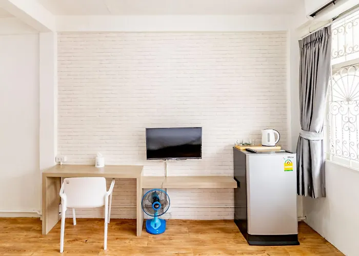 Ze Residence Bang Aor Station Bangkok