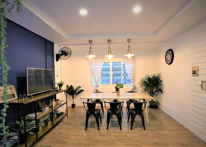 Thai Private House In Old Town Bangkok 3 Bedrooms*