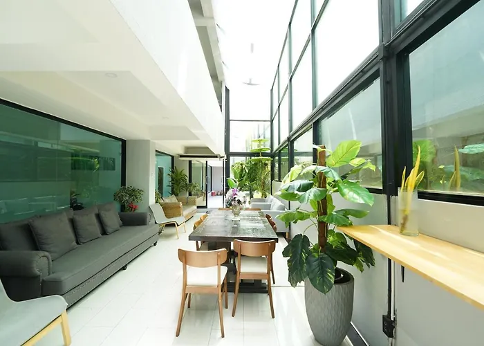 Roomquest Bangkok Don Mueang Airport