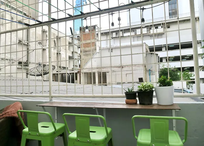 Les Fleurs Bangkok Hostel