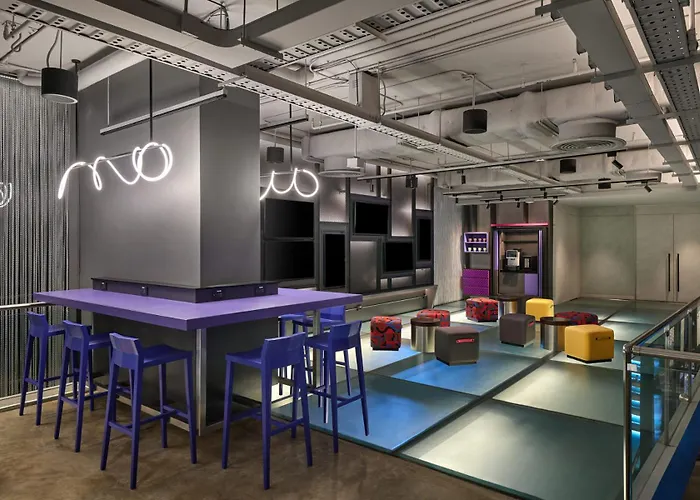 Aloft By Marriott Bangkok - Sukhumvit 11 Hotel
