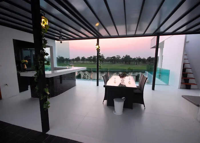 Aria Lake And Golf Villa Bangkok