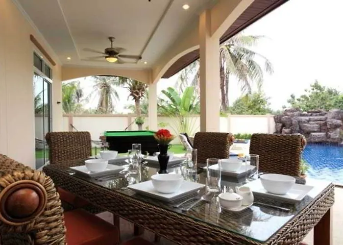 The Chase & Foxlea Villas Pattaya