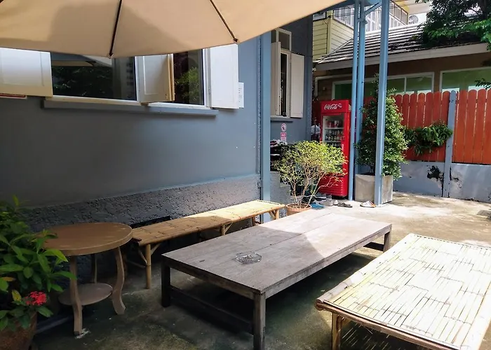 Samsen 360 Hostel Bangkok