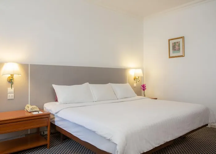 Voco Bangkok Surawong By Ihg Hotel