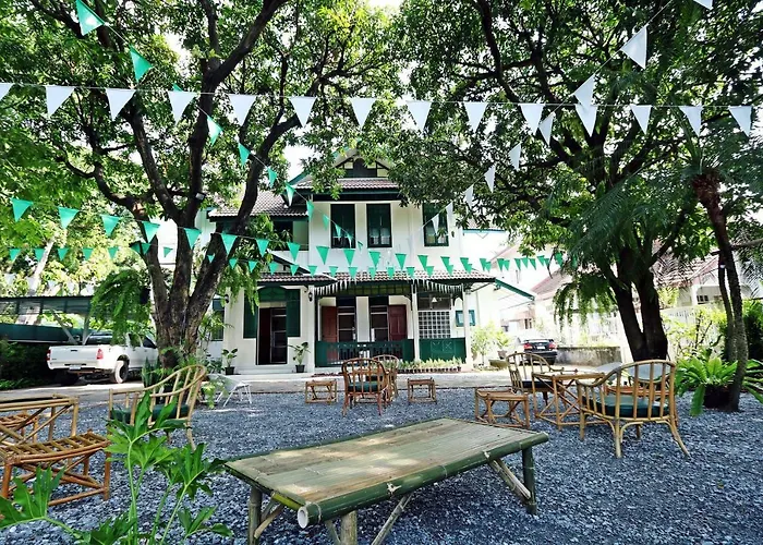 4Brs Thai Heritage House In Samsen Banguecoque