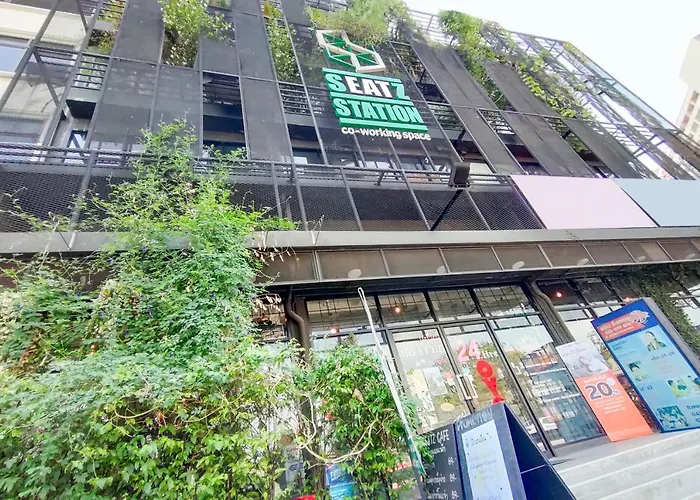 Hostel@Seatzstation Bangkok